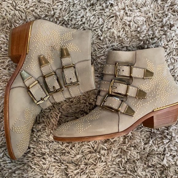 Chloe Susanna Boots Booties in Ash / Gray Suede - Picture 4 of 15